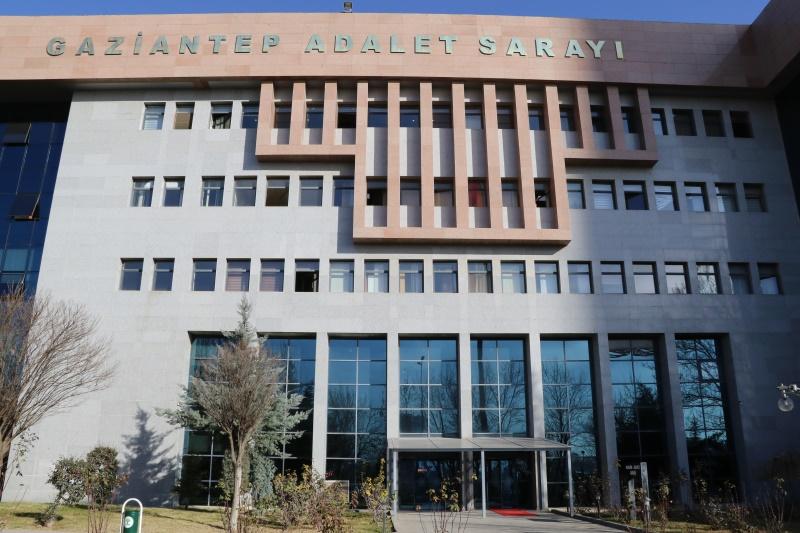 18 YAŞINDAKİ MEHMET AKDENİZ DAVASINDA KARAR ÇIKMADI: 4 SANIK İÇİN MÜEBBET İSTENDİ