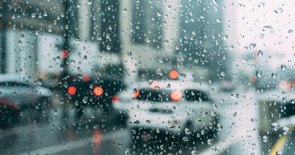 Gaziantep’te sağanak yağış: Yollar göle döndü, trafik sıkıştı
