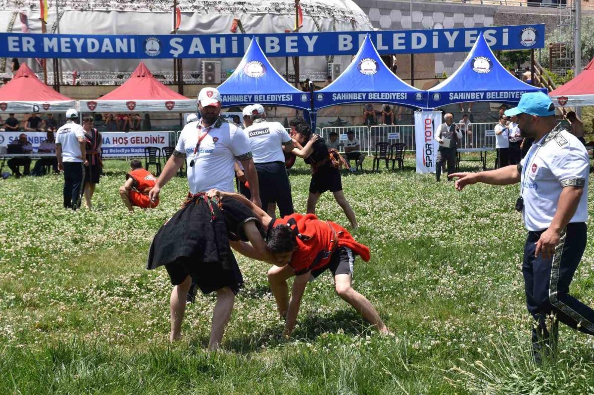Şahinbey, Okul Sporları Aba Güreşi Türkiye Şampiyonası’na ev sahipliği yaptı