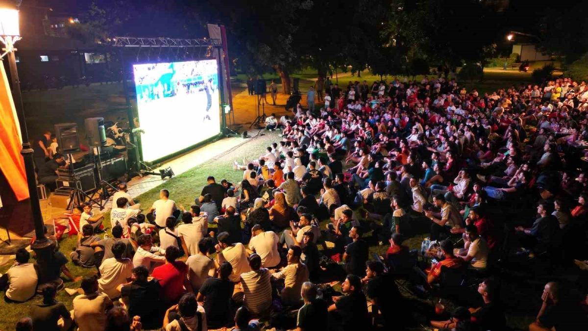 Gaziantep Büyükşehir, milli heyecana ortak oluyor