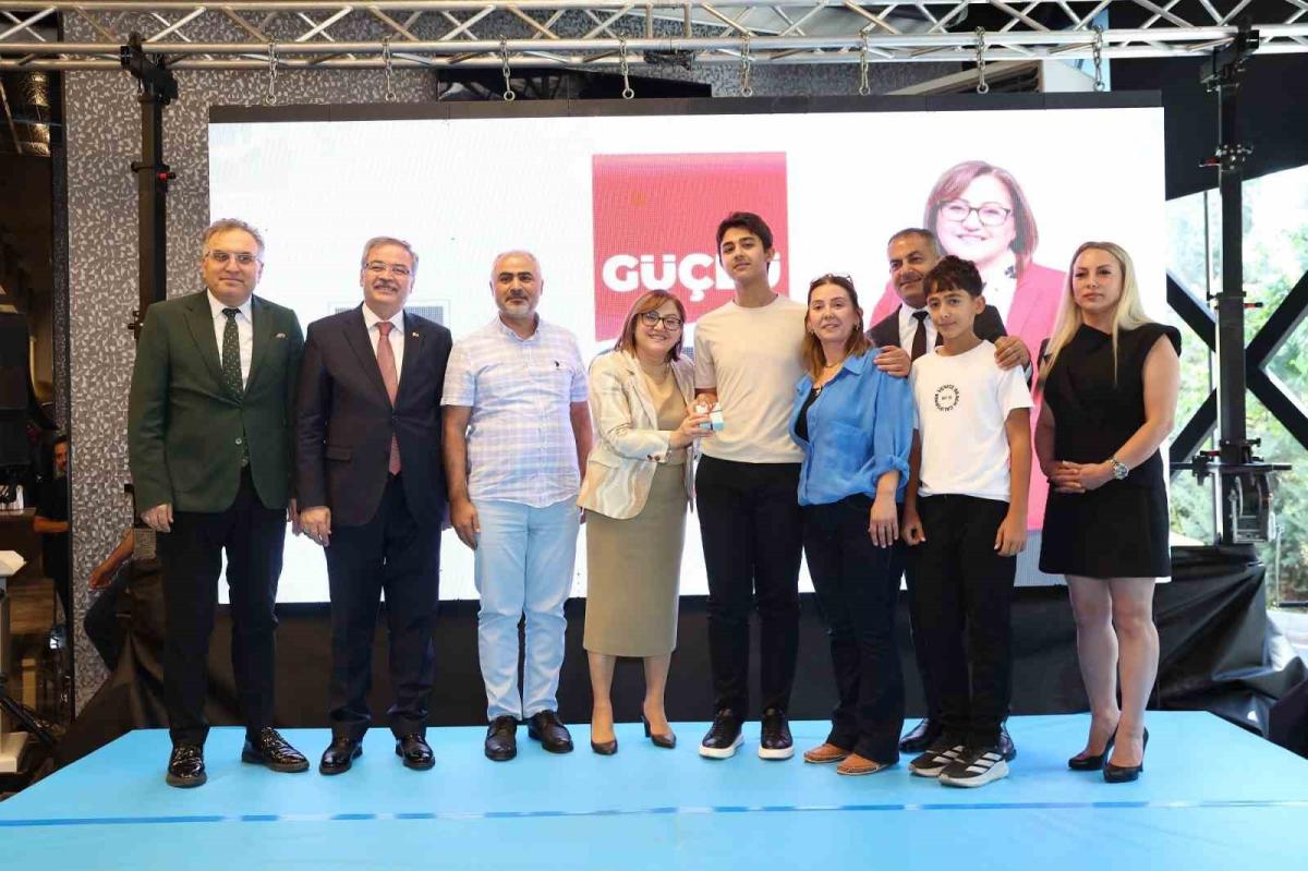 Şahin, Gazi Şehrin 2026 YKS ve LGS şampiyonlarıyla buluştu